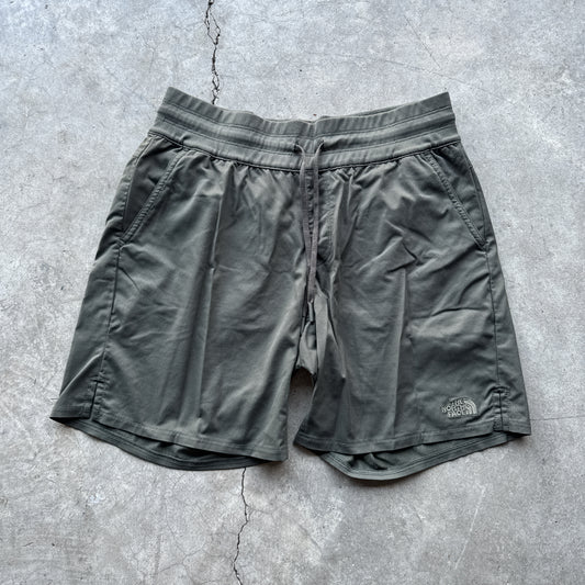 Women’s North Face Shorts - M
